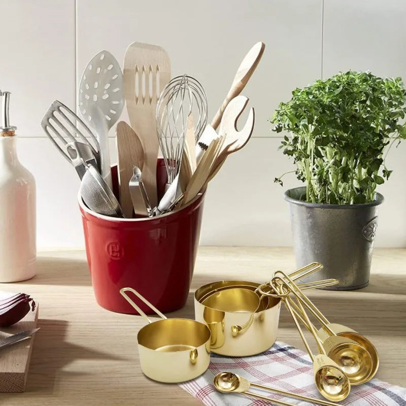 Metal Measuring Cups And Spoons Set With Wooden Handles